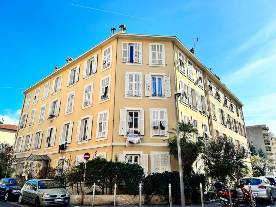 Lumineux Appartement Deux Pieces ニース エクステリア 写真